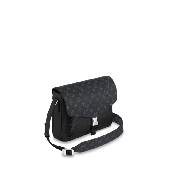 Stay Stylish with Women's Louis Vuitton Messengerama